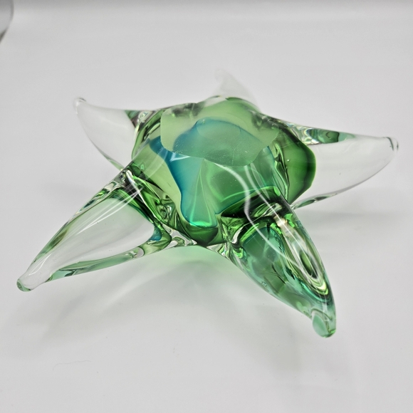 Hand Blown Starfish Glass Paperweight Green Clear Thick Heavy 2.6lb - Picture 6 of 16